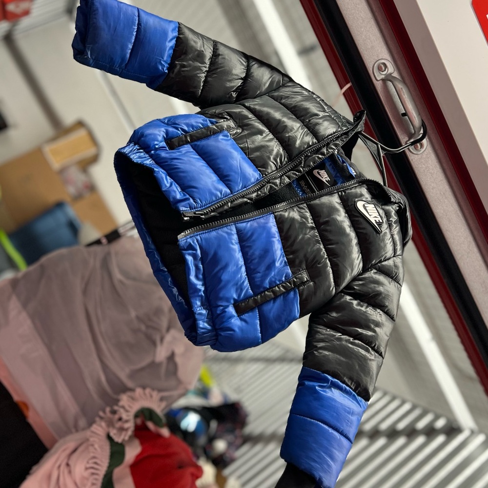 Black and Blue Nike Puffer Coat 24 Months Just Do It Written on Hood 💙🖤🫧